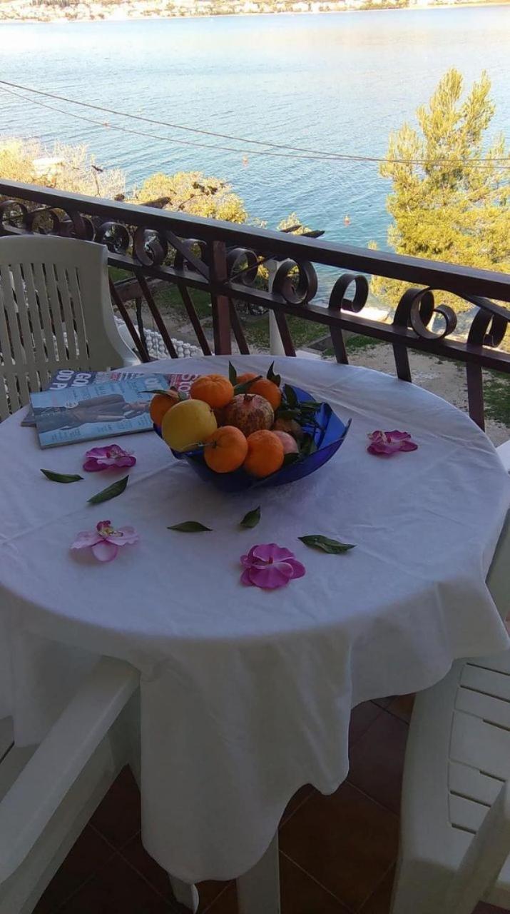 Apartments Vini Trogir Bagian luar foto