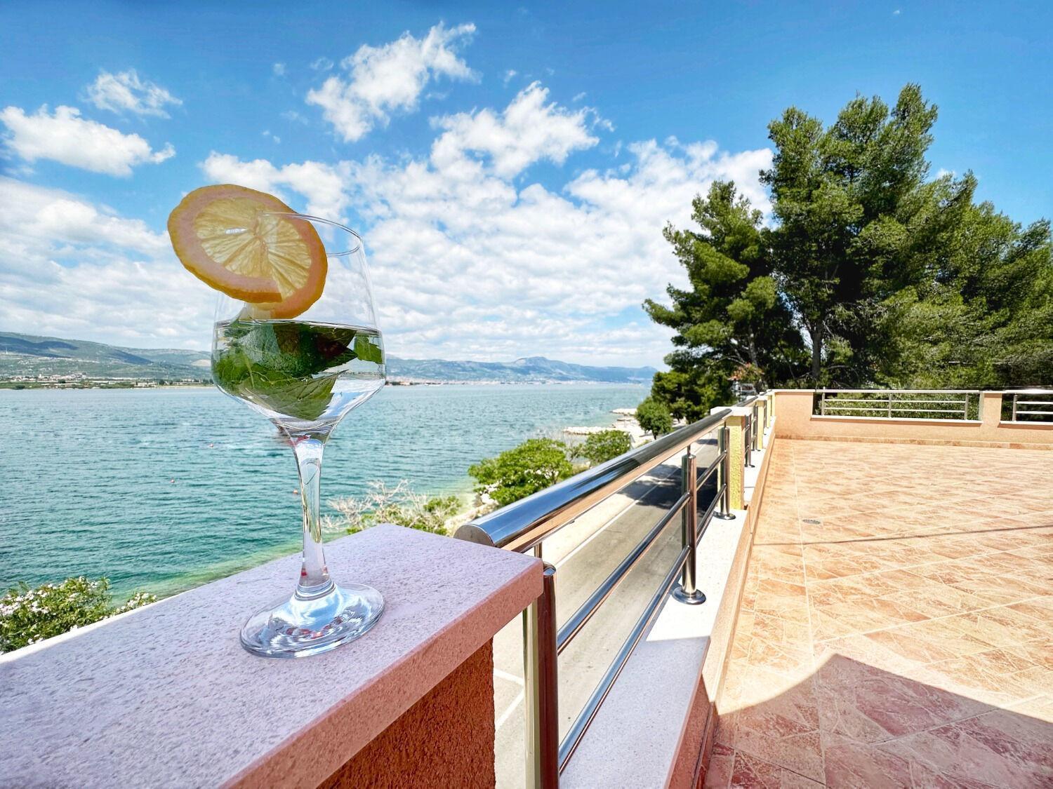 Apartments Vini Trogir Bagian luar foto
